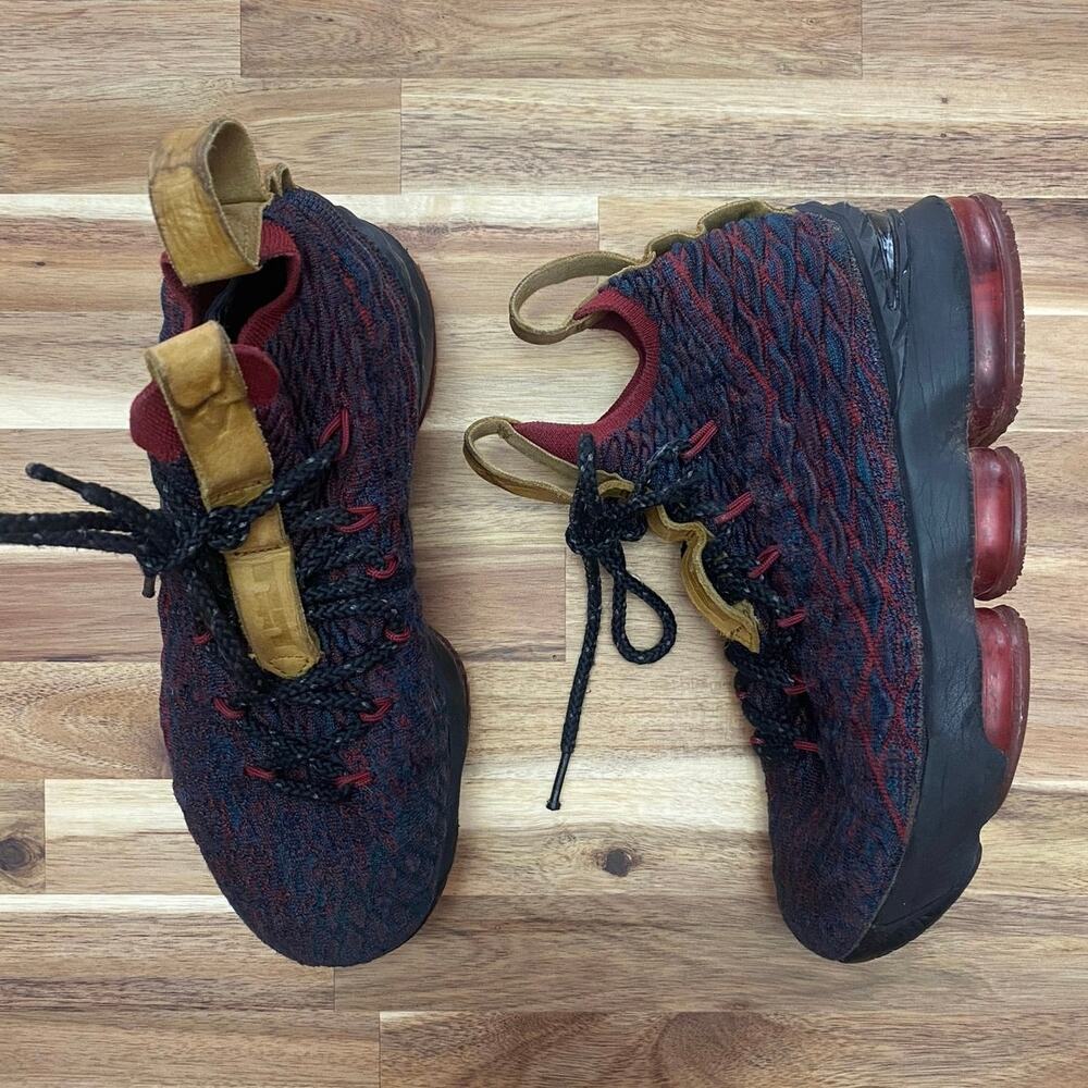 Nike LeBron 15 'New Heights' Size Youth 4